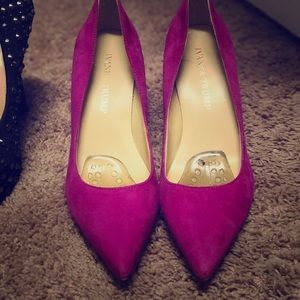 Ivanka Trump fuchsia heels